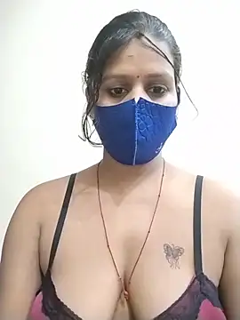 Nakedgirl07 Adlı Modelin Canlı XXX Sohbeti