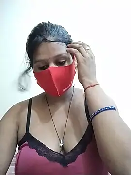 hotyrani07 Adlı Modelin Canlı XXX Sohbeti