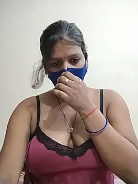 hotyrani07 webcam show