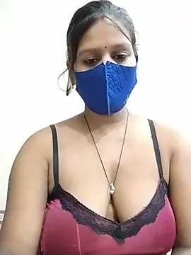 hotyrani07's Webcam Show
