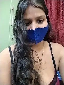 hotyrani07 Show in webcam