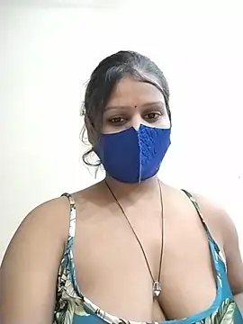 hotyrani07 webcam show