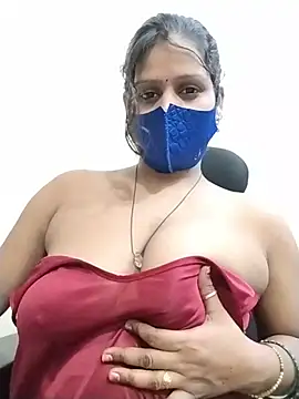 hotyrani07's Webcam Show
