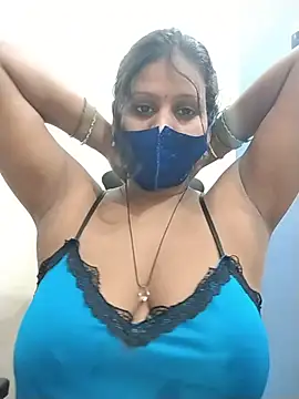 hotyrani07's Webcam Show
