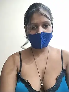 hotyrani07's Webcam Show