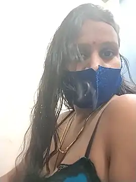 hotyrani07 Adlı Modelin Canlı XXX Sohbeti