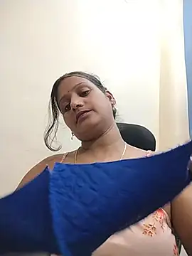 Chatroom XXX en direct de hotyrani07