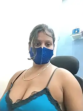 hotyrani07's Webcam Show