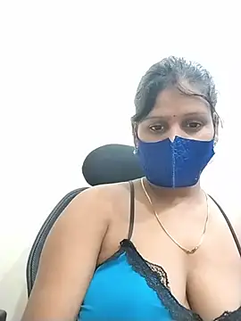 hotyrani07's Webcam Show