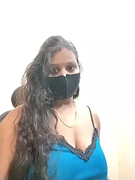 hotyrani07 XXX чат на живо