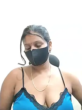 צ'אט XXX בשידור חי של hotyrani07