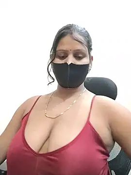 hotyrani07's Webcam Show