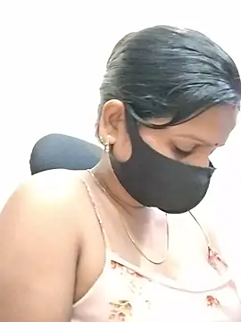 Show de hotyrani07 na webcam
