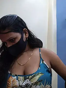 hotyrani07 Adlı Modelin Canlı XXX Sohbeti