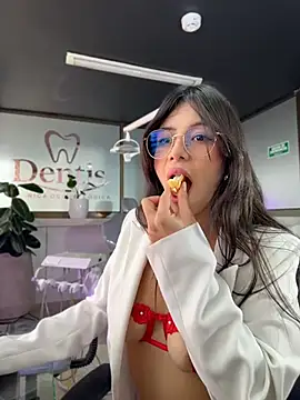 iris_cuteface's Live XXX Chat