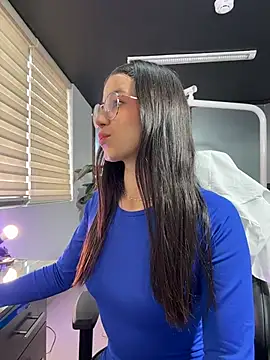 iris_cutefacen Live XXX chat