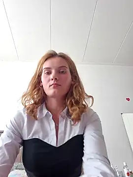 Show modela sweetsophie69 na web-kameri
