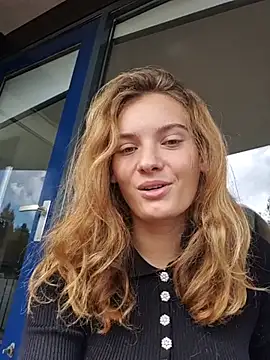 sweetsophie69 webcam show