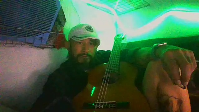 TheDaddio03 Show in webcam