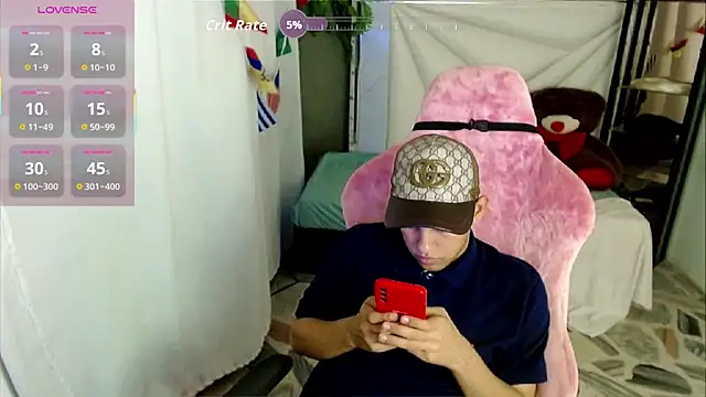 Top_and_bottom Pertunjukan Webcam