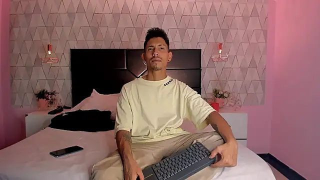 NoaahTylor's Webcam Show