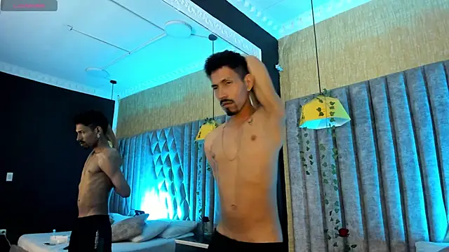 NoaahTylor Show Webcam