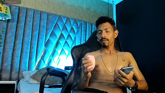 NoaahTylor's Webcam Show