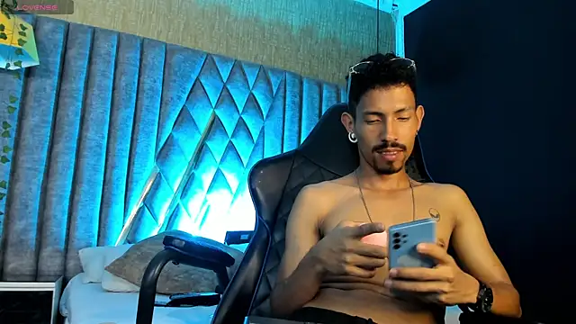 Show de NoaahTylor na webcam