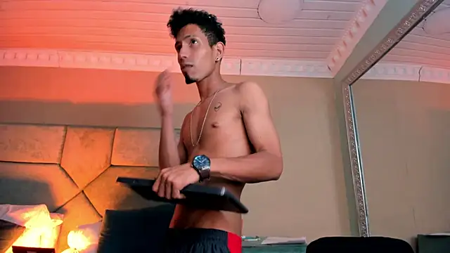 عرض كام NoaahTylor