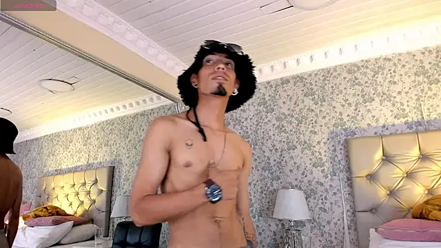 NoaahTylor Live XXX-Chat