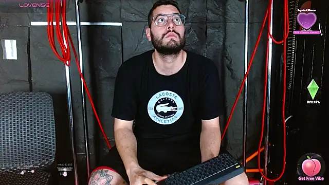 Master_kratos_and_Megan Show Webcam