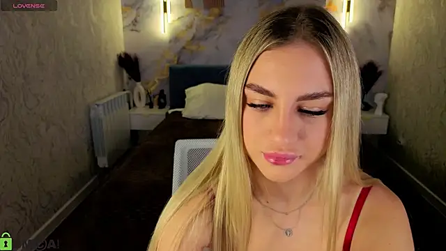 Silen_Tori's Live XXX Chat