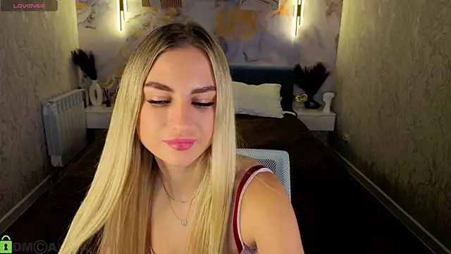 Chat XXX en directo de Silen_Tori