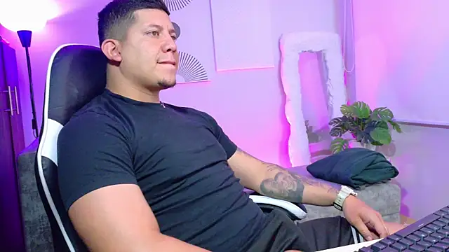 _robertobaggioo Webcam show
