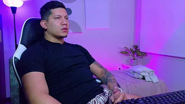 _robertobaggioo Show Webcam