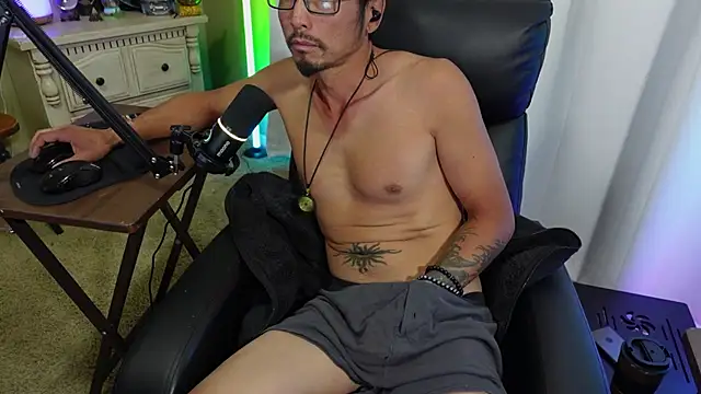 Show de Ghost11_11 na webcam
