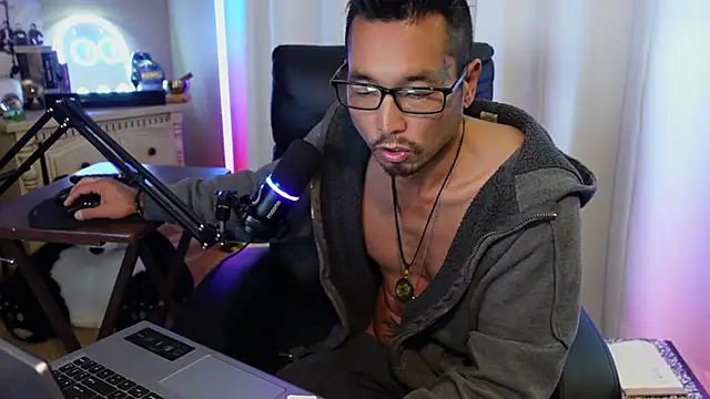 Ghost11_11 Show in webcam