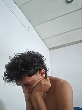 Noscay Show in webcam