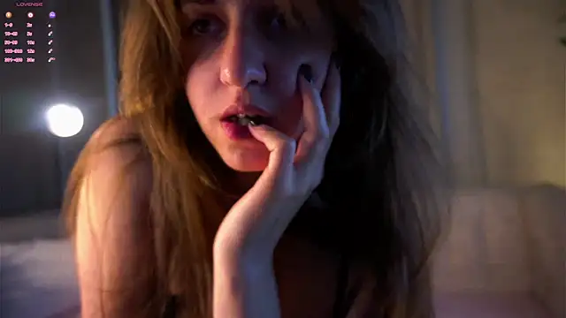 Chat +18 de ClarineCasebolt ao vivo