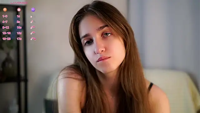 Chat +18 de ClarineCasebolt ao vivo