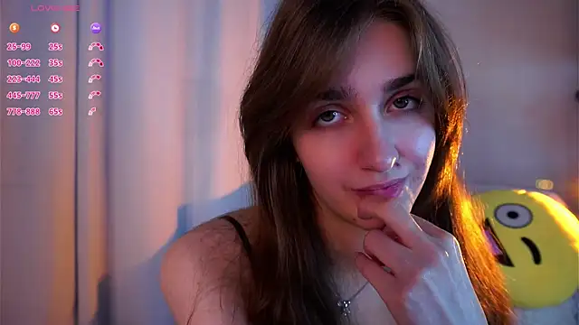 Chat +18 de ClarineCasebolt ao vivo