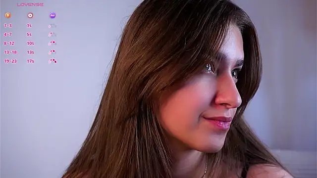 Chat +18 de ClarineCasebolt ao vivo