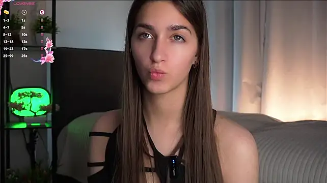 XXX chat uživo modela ClarineCasebolt