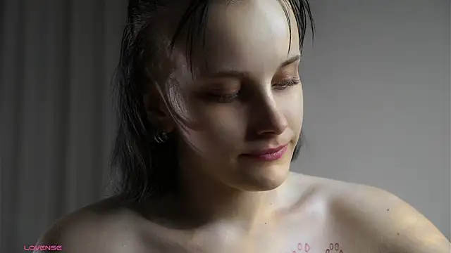 KirstinMcgeady Adlı Modelin Canlı XXX Sohbeti