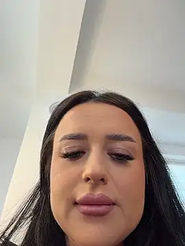 Katty_Pery Adlı Modelin Canlı XXX Sohbeti