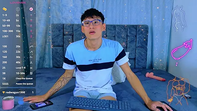 Chat +18 de NicolasTorrez ao vivo