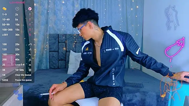 Show modela NicolasTorrez na web-kameri