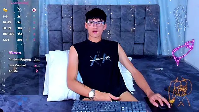NicolasTorrez Webcam Show