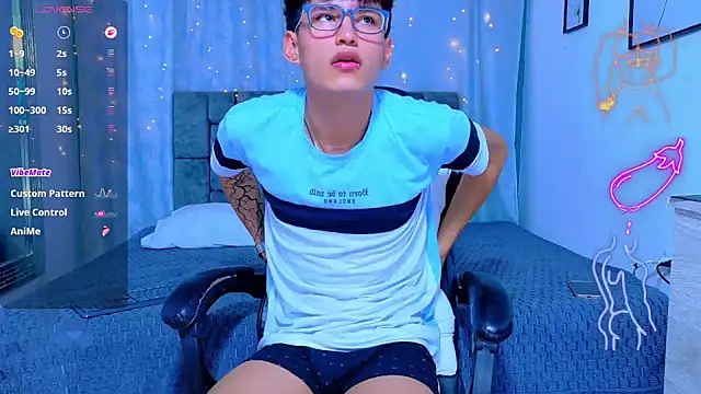 NicolasTorrez's Webcam Show