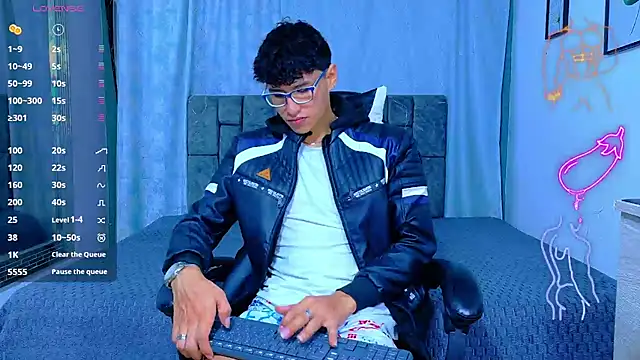 NicolasTorrez Adlı Modelin Web Kamerası Şovu